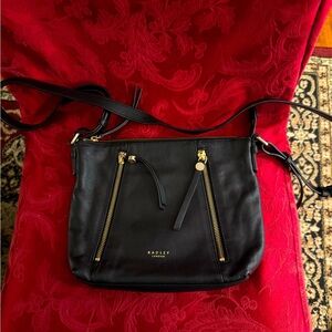 Radley Fountain Road Crossbody Bag 10.1/5x8”